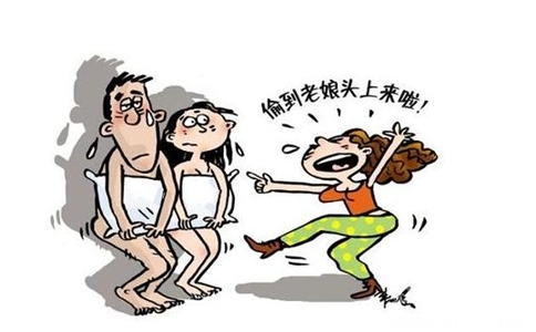 官員當(dāng)二奶面嫖娼二奶拍艷照舉報！這劇情太離譜趕上電視劇