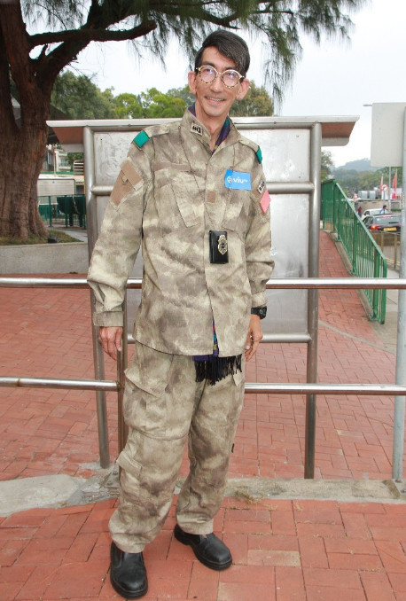 “瘦頭陀”當(dāng)爺爺 稱孫子?jì)尚]遺傳身高