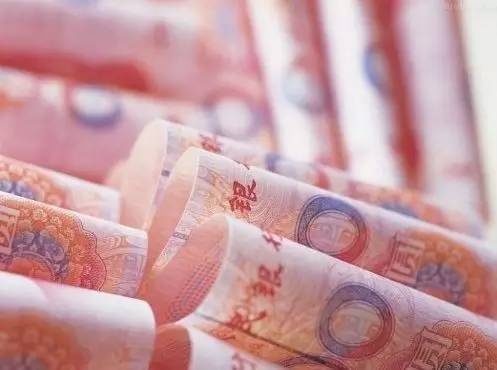 對(duì)增收潛力大、帶動(dòng)能力強(qiáng)的7大群體（技能人才、新型職業(yè)農(nóng)民、科研人員、小微企業(yè)創(chuàng)業(yè)者、企業(yè)經(jīng)營(yíng)管理人、基層干部隊(duì)伍、有勞動(dòng)能力困難群體）實(shí)施激勵(lì)計(jì)劃，推出差別化收入分配激勵(lì)政策，帶動(dòng)城鄉(xiāng)居民實(shí)現(xiàn)總體增收。