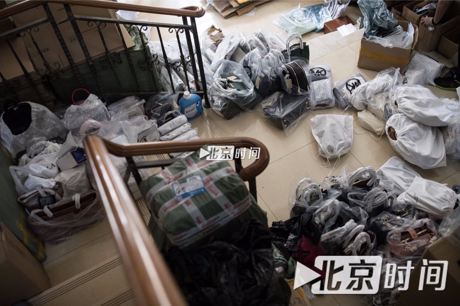 曝京東一號(hào)店等平臺(tái)coach包銷(xiāo)量top10全為假貨