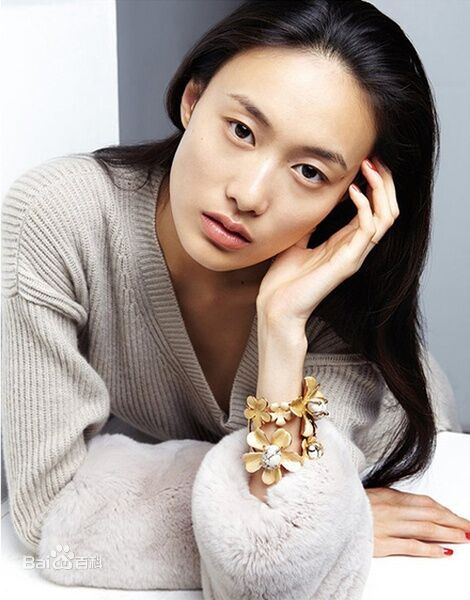 陳冠希女兒首曝光 陳冠希女友是誰?秦舒培個(gè)人資料照片家庭背景