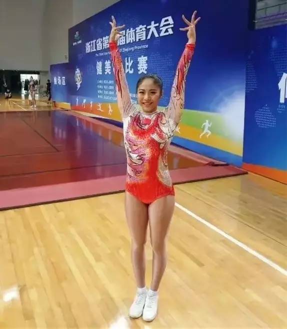 美少女高考577分 因有特長(zhǎng)北大要降219分錄取