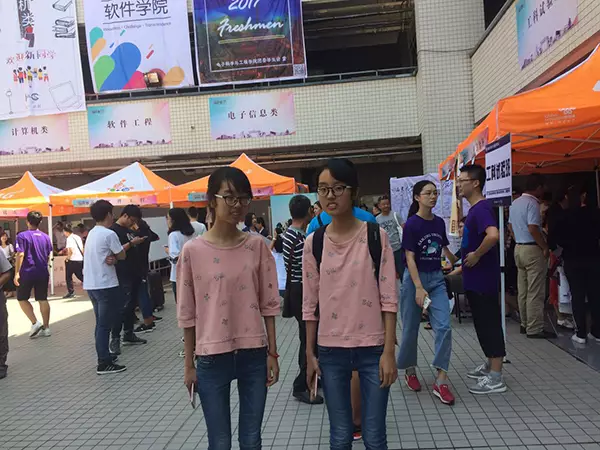 雙胞胎姐妹花劉玲馨、劉玲潔。