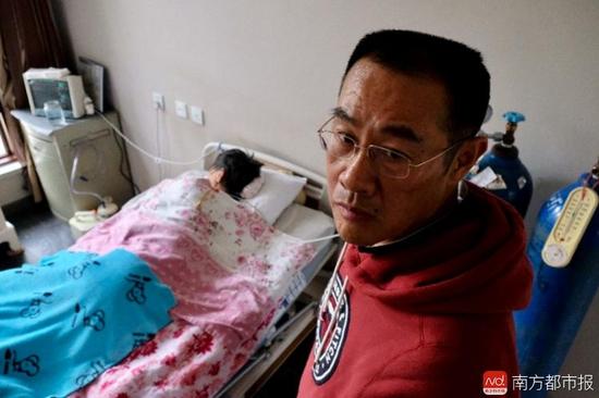 王煥凱說，要通過堅(jiān)持刑事訴訟，換張津華和社會一個公道。（羅逸爵 攝）