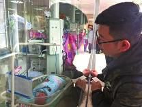 罕見！女子早產(chǎn)4胞胎全是女孩 最輕的僅0.7公斤