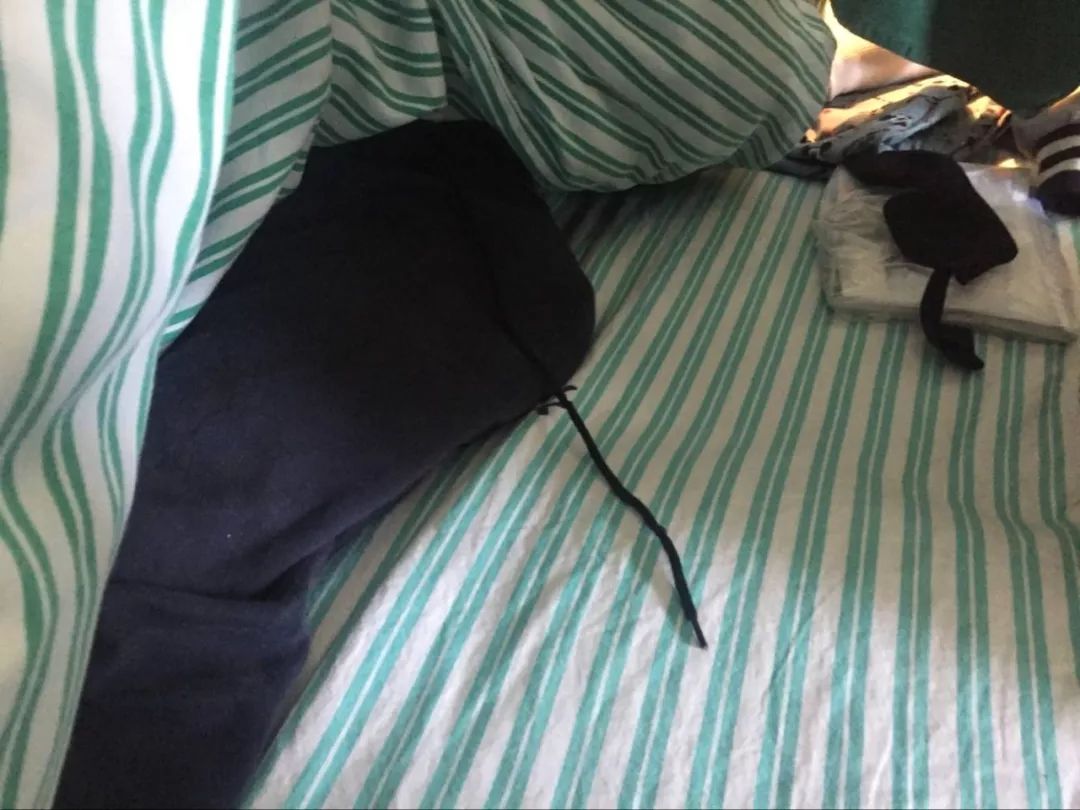 嚇哭！6歲男孩被夾斷手指 罪魁禍?zhǔn)拙故切７? oldsrc=