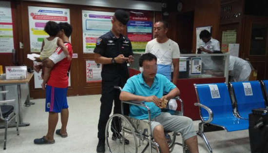 受傷的中國(guó)游客(民族報(bào))