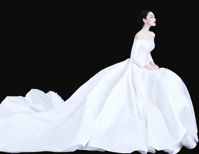 張馨予的婚紗成了淘寶爆款，知道價格后讓人大跌眼鏡！