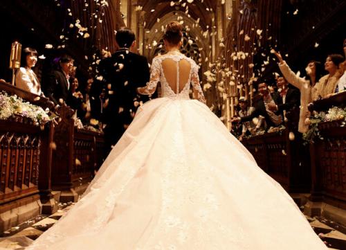 張馨予的婚紗成了淘寶爆款，知道價格后讓人大跌眼鏡！