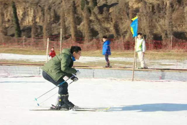 這幾個帥氣的姿勢，真的像專業(yè)級選手了呢