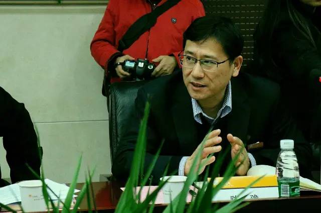 互動結束后華潤燃氣的陳豫總也對各位達人們提出的問題一一作出解答，可是讓大家伙兒們相當滿意呢！