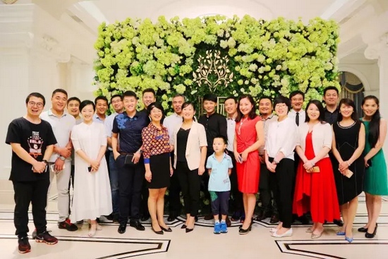 期待的時候，總是很長，相聚的時候，總是很短。