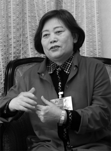 代表檔案：王繡 全國(guó)人大代表、洛陽(yáng)博物館名譽(yù)館長(zhǎng)