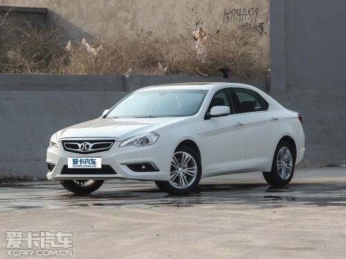 北京汽車(chē)2013款紳寶