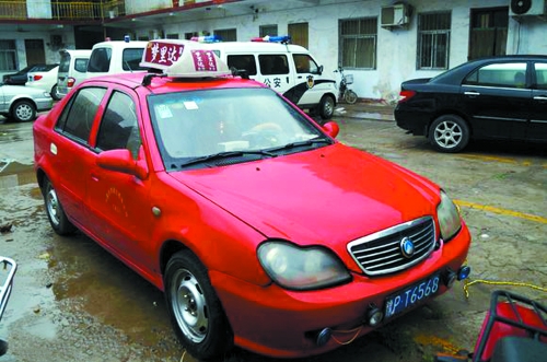 莉莉的家人說，這就是那輛涉事出租車 網(wǎng)絡(luò)截圖