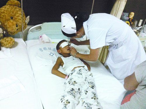 山西被挖雙眼男童度過(guò)疼痛期 山西被挖雙眼男童度過(guò)疼痛期