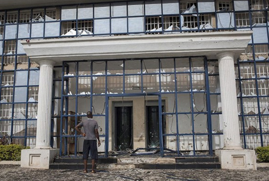 尼日利亞伊斯蘭極端武裝組織“博科圣地”約貝州古杰巴(Gujba)市的農(nóng)業(yè)學(xué)院，射殺數(shù)十名學(xué)生。