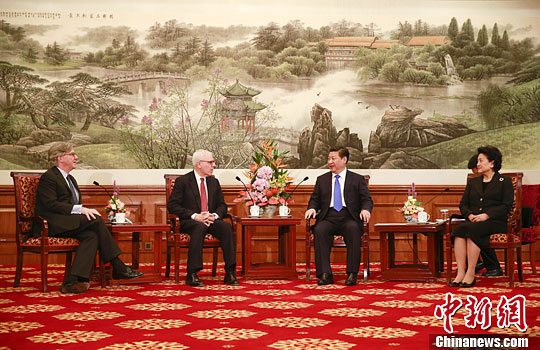 10月23日，中國國家主席習近平在北京釣魚臺國賓館會見清華大學經(jīng)濟管理學院顧問委員會海外委員。