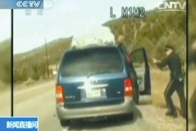 1察第一次讓費雷爾下車。