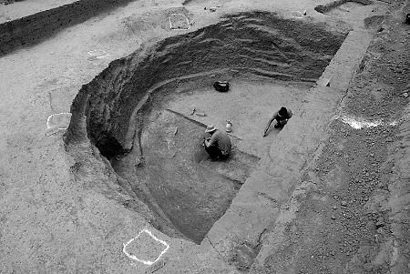 ?？h黎陽倉考古發(fā)掘現(xiàn)場。 張志嵩　攝