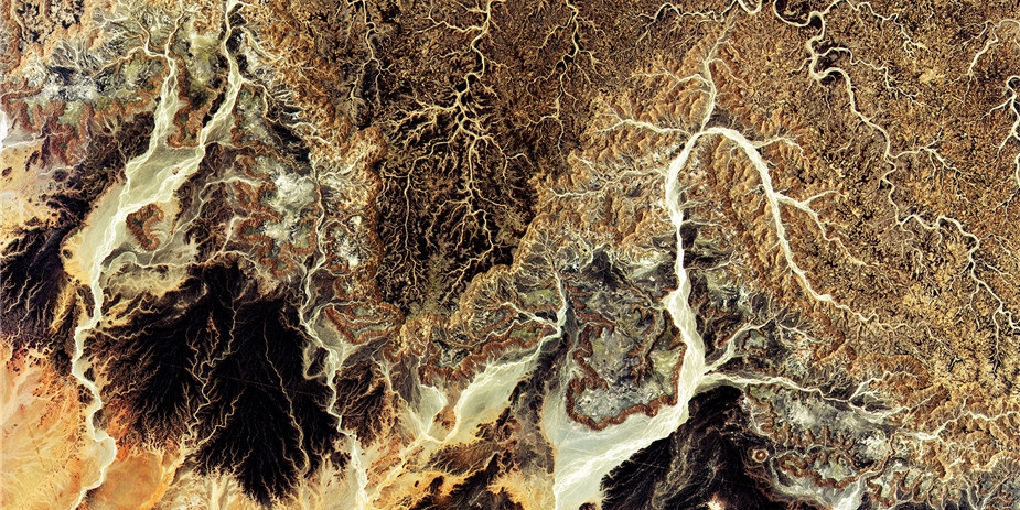 撒哈拉沙漠 炎熱缺水景象獨(dú)特