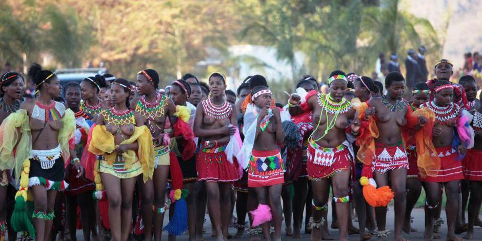 斯威士蘭蘆葦節(jié)開(kāi)選秀女 斯威士蘭蘆葦節(jié)開(kāi)選秀女