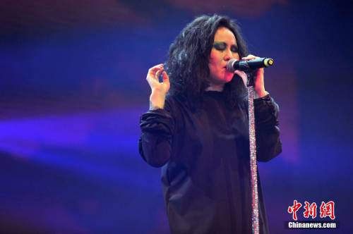“搖滾女歌手”羅琦在京首開個唱 “搖滾女歌手”羅琦在京首開個唱