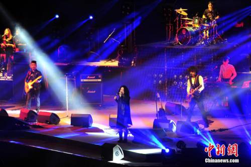 “搖滾女歌手”羅琦在京首開個唱 “搖滾女歌手”羅琦在京首開個唱