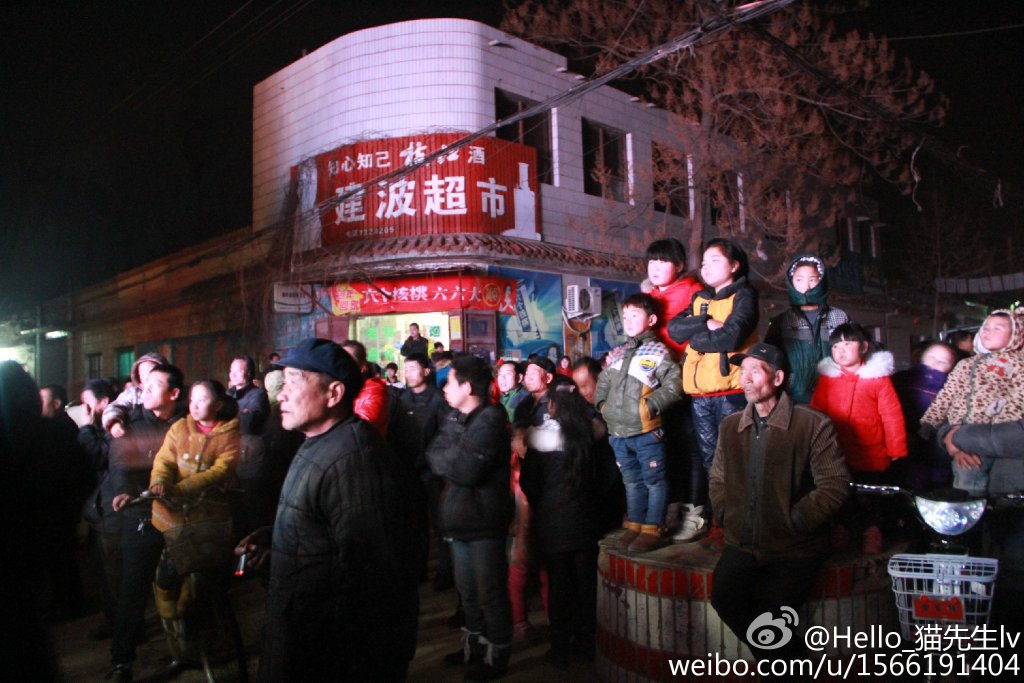 邯鄲農(nóng)村辦葬禮 請(qǐng)女郎跳脫衣舞助興 邯鄲農(nóng)村辦葬禮 請(qǐng)女郎跳脫衣舞助興