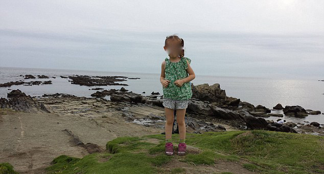 日女童身后驚現(xiàn)幽靈武士走紅 日女童身后驚現(xiàn)幽靈武士走紅