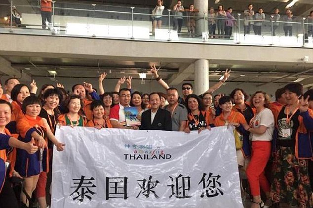 李錦記后人請1.3萬員工游泰國 李錦記后人請1.3萬員工游泰國