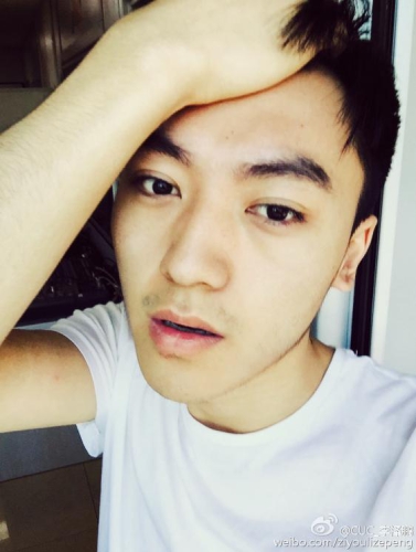 央視90后帥氣男主播走紅 央視90后帥氣男主播走紅