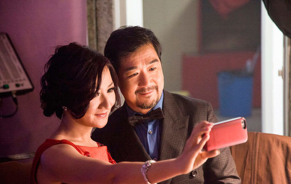 在主持晚會(huì)期間，張國(guó)立還與同場(chǎng)的女主持自拍合影。