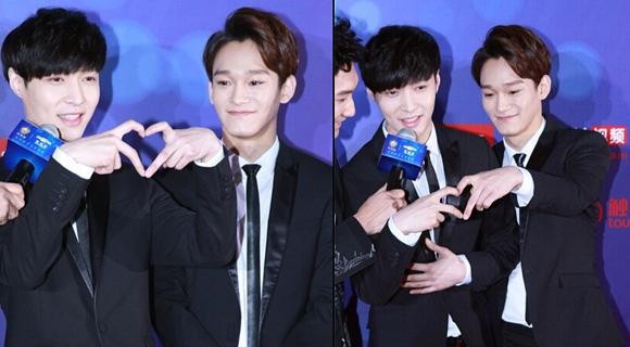 EXO成員張藝興和金鐘大作為代表上臺(tái)領(lǐng)獎(jiǎng)，最受歡迎組合獎(jiǎng)也是實(shí)至名歸。