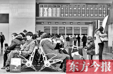 昨日，受天氣影響，多趟途經(jīng)和到達鄭州的高鐵晚點