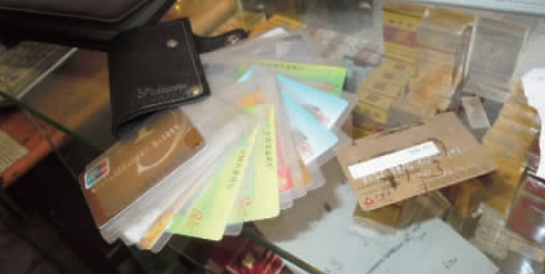 安陽一煙酒店三年套現(xiàn)4000萬 店主稱"幫人救急"是好事 安陽一煙酒店三年套現(xiàn)4000萬 店主稱"幫人救急"是好事