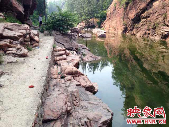 游客落水處。