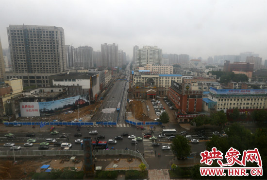 經(jīng)三路下穿金水路隧道工程已經(jīng)開始封閉施工。