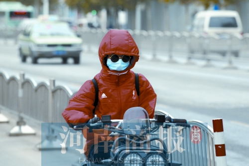 全副武裝，抵抗寒風(fēng)