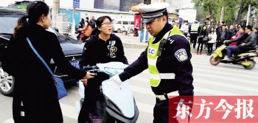 鄭州電動車行人違法將被曝信息 鄭州電動車行人違法將被曝信息