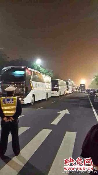 11月1日深夜，鄭州鄭東新區(qū)夜總會“皇家一號”被查處。網(wǎng)友供圖