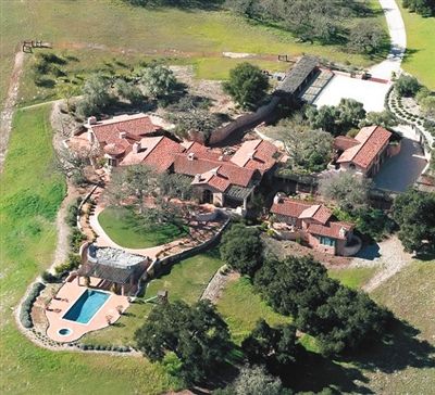 據(jù)稱這就是鄧文迪與布萊爾私會的“默多克牧場”。