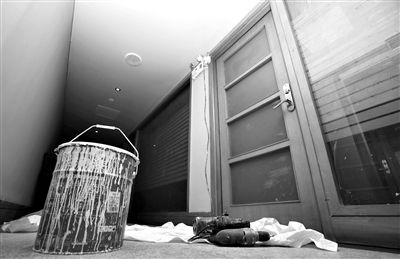 昨日，首師大公布的北京致遠東方教育科技有限公司和工商局網(wǎng)站公司注冊地空無一人。新京報記者 黃月 攝