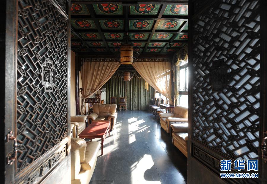 　“停業(yè)調(diào)整”的北海公園內(nèi)高檔餐廳上林苑內(nèi)部一角（1月15日攝）。