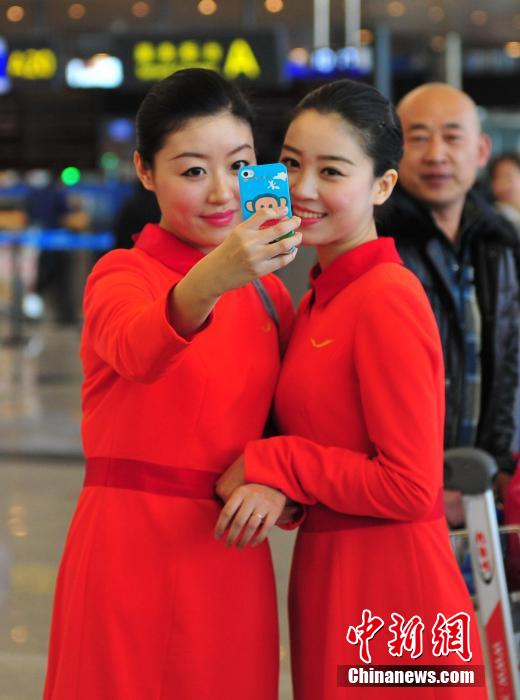 1月23日，機場工作人員在跳“快閃”舞蹈。