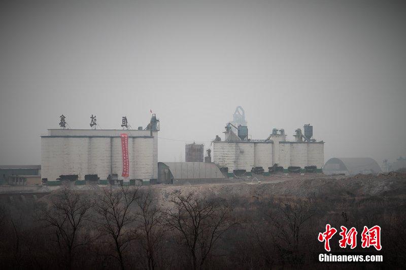 　2014年2月17日，石家莊市再次啟動壓減水泥過剩產(chǎn)能、治理大氣污染水泥企業(yè)集中爆破拆除行動。
