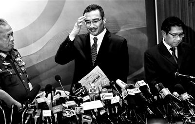 當(dāng)?shù)貢r(shí)間2014年3月12日，馬來西亞雪邦，馬來西亞交通部長(zhǎng)希山慕丁出席新聞發(fā)布會(huì)。