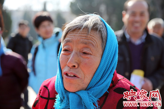 趙玉花老人講述焦裕祿的故事。