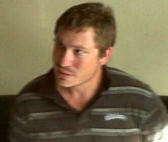 這是4月25日在印度尼西亞巴厘島拍攝的企圖硬闖客機駕駛艙的醉酒乘客馬特·克里斯托弗。