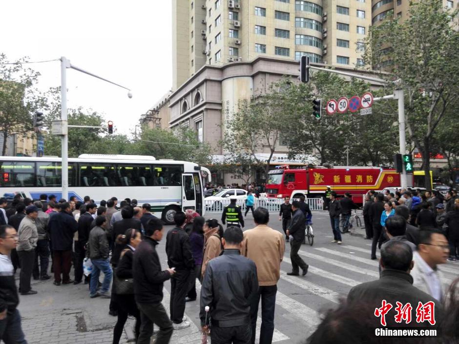 自治區(qū)和烏魯木齊市有關(guān)部門(mén)迅速處置，傷員已全部送往醫(yī)院救治。